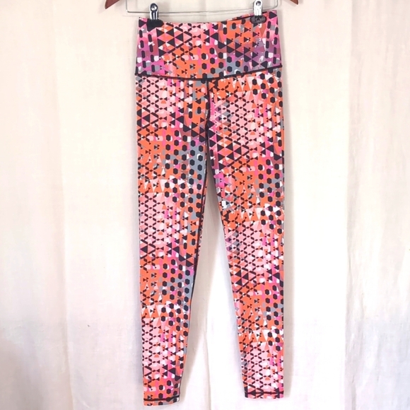 Victoria Secret Sport Knockout Leggings Multicolored Geometric Size Small - Picture 1 of 3